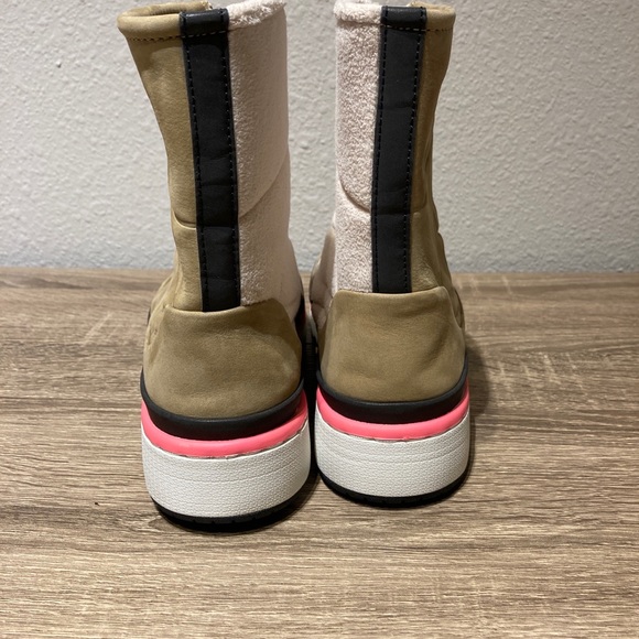 Air Jordan 1 Women’s 7 Shoes Boots New Nike NWT - Picture 4 of 14